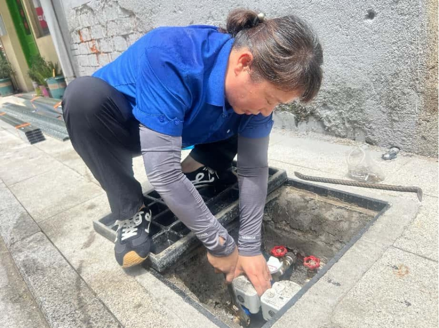 鏖戰(zhàn)高溫守初心 40℃+下的“供水鐵軍”